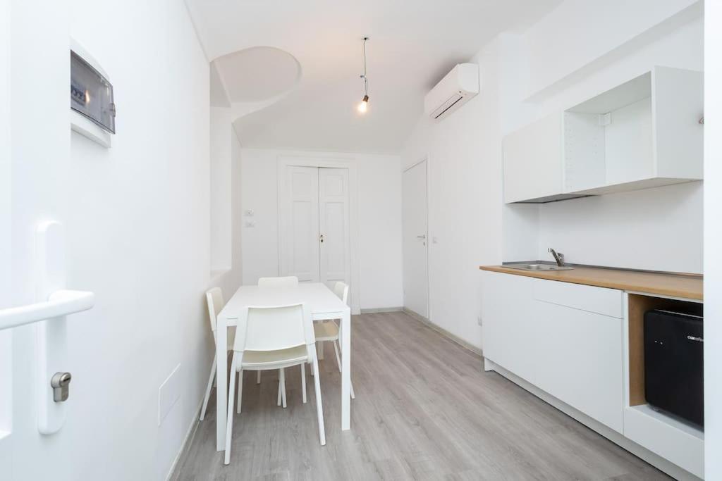 Modern 350m From Piazza Vittorio Apartment