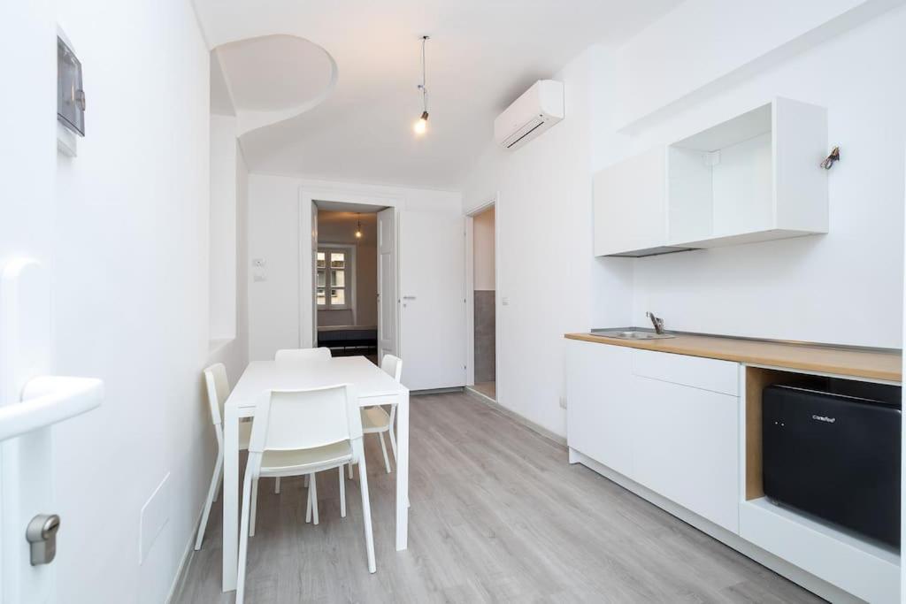 Modern 350m From Piazza Vittorio Apartment